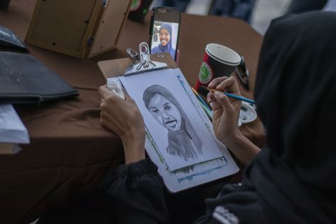Live portrait drawing